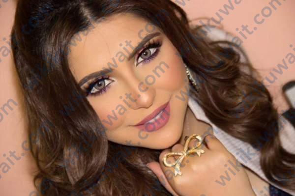المذيعة حصة اللوغاني