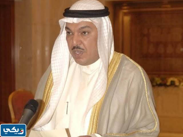 كم عمر السفير غانم صقر الغانم