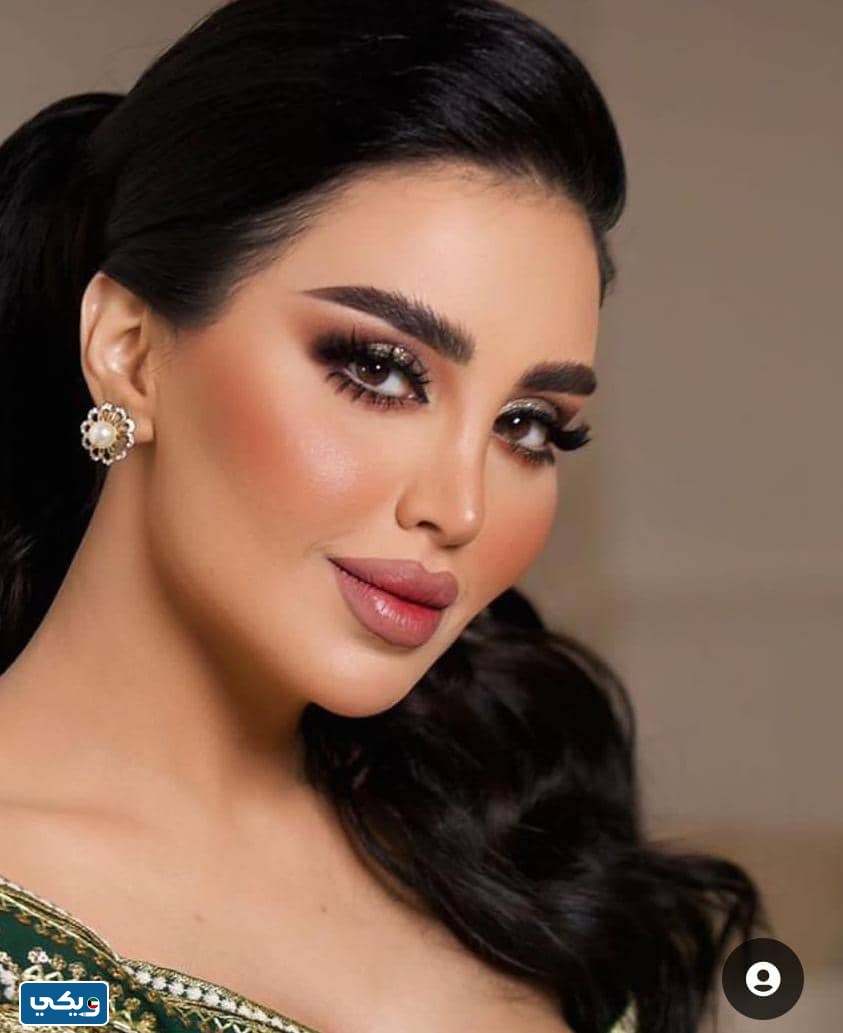مقدمين برنامج كل الحكاية