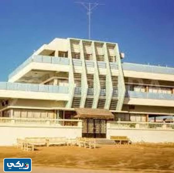 من بنى البيت الأزرق في الكويت