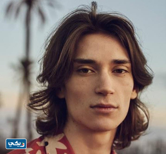 قصات شعر رجالي طويل مدرج