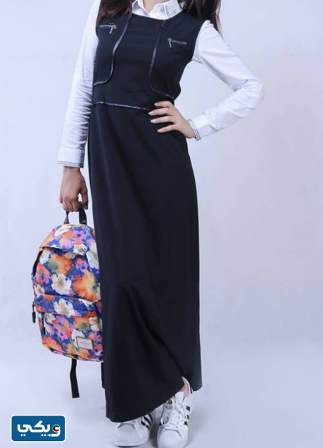 ملابس مدارس للمرحلة الإعدادية