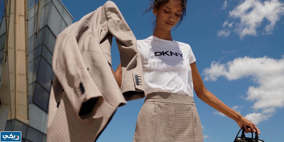 كم سعر تي شيرت دكني DKNY للنساء بالدينار الكويتي