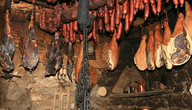 كيفية المحافظة على المواد الغذائية من التلف والتعفن