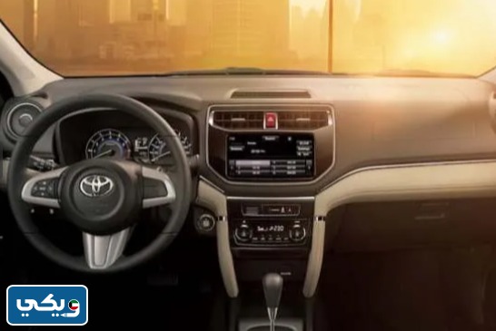 المواصفات الداخلية لسيارة تويوتا راش 2023