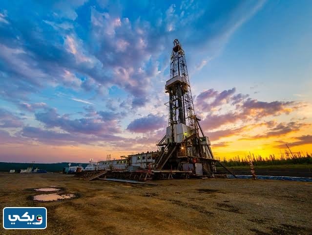 ما هو اسم اول حقل نفطي تم اكتشافه بالكويت